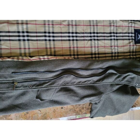 Authentic Burberry mens winter Jacket with hood - Picture 7 of 12